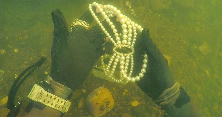 Unbelievable! Found Jewelry Underwater in River While Scuba Diving for Lost Valuables! 