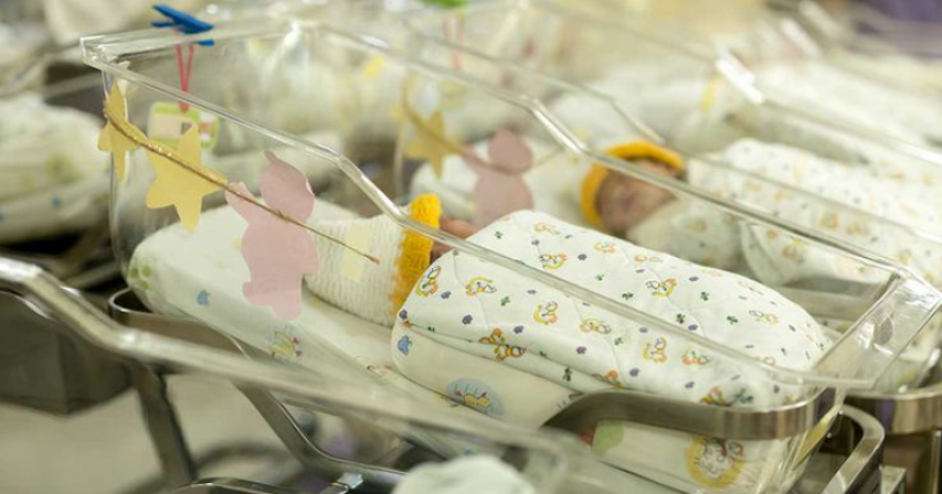 Saudi COVID-19-infected woman gives birth to healthy triplets