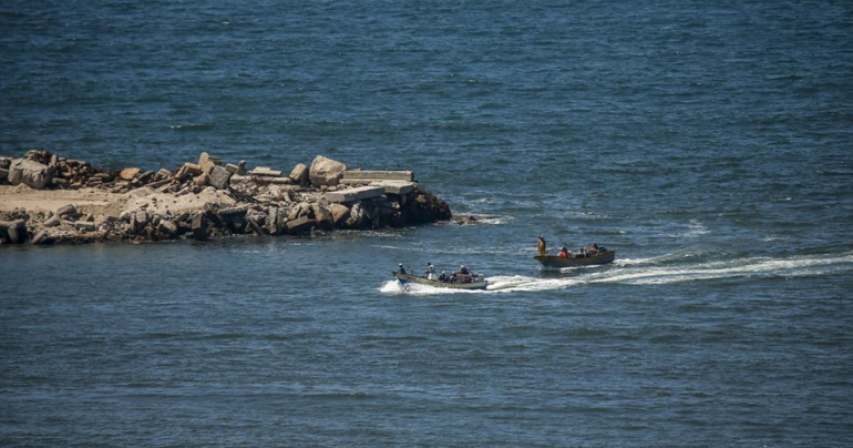 Egyptian navy kills two Gaza fishermen for breaching territorial waters