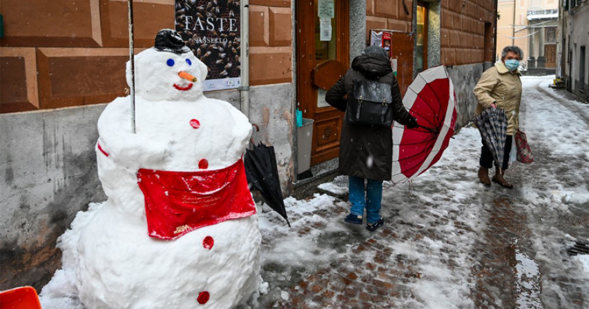 Coronavirus: Italy announces Christmas travel ban