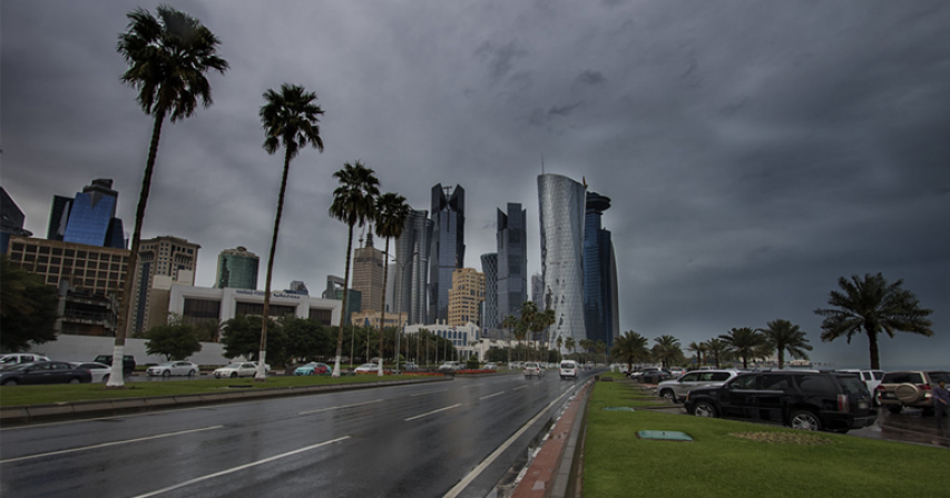 Qatar MET warns of strong wind, thundery rain and high sea tonight 