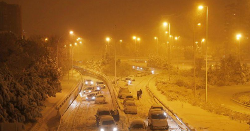 Spanish troops deployed to help motorists stranded by snowstorm