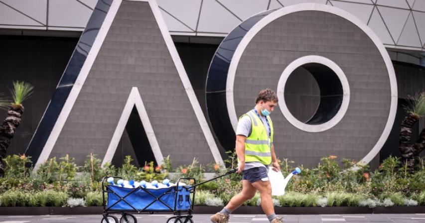 Australian Open - Players to go into isolation after hotel coronavirus case