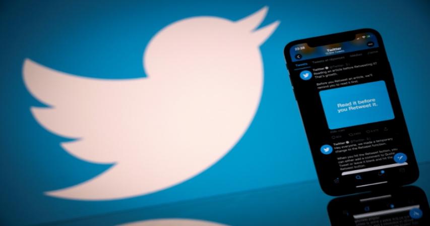 Twitter's extraordinary year sees record revenues