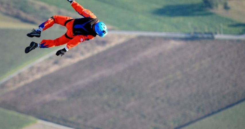 Skydiver dies after parachute fails to open
