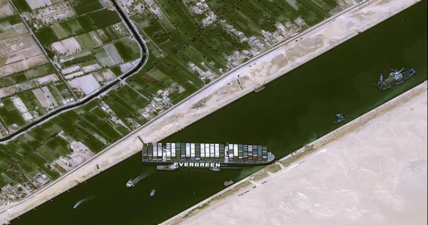 Suez Canal Authority restarts tugging attempts to free stranded ship