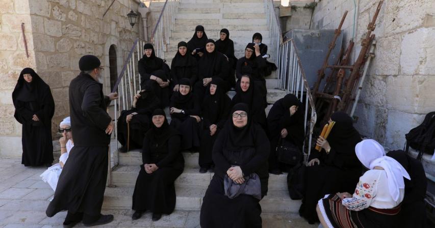 Crowds gather for Holy Fire ceremony at Jerusalem's Holy Sepulchre