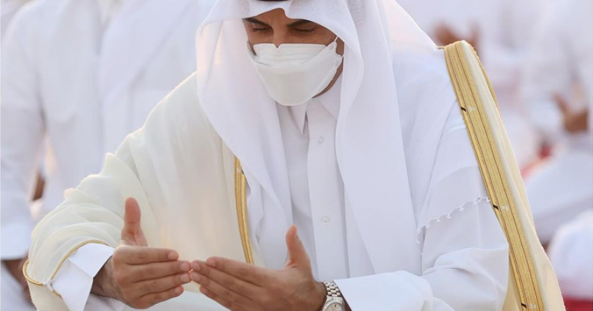Qatar Amir and Father Amir perform Eid Al-Fitr prayers