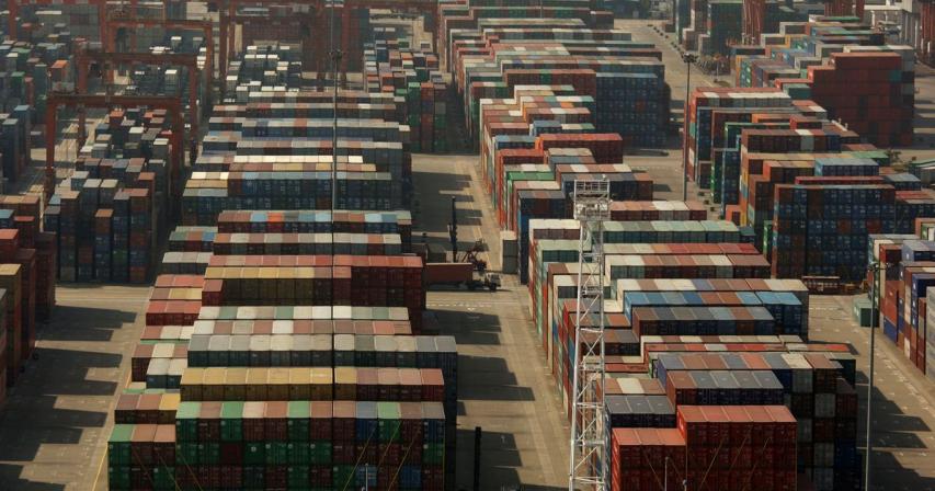 Major shipping firms warn of worsening congestion at China's Yantian port