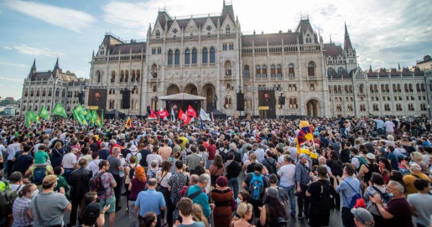 Budapest protest against China's Fudan University campus