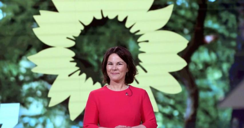German Green leader wants new policy to aid industry in CO2 reduction 