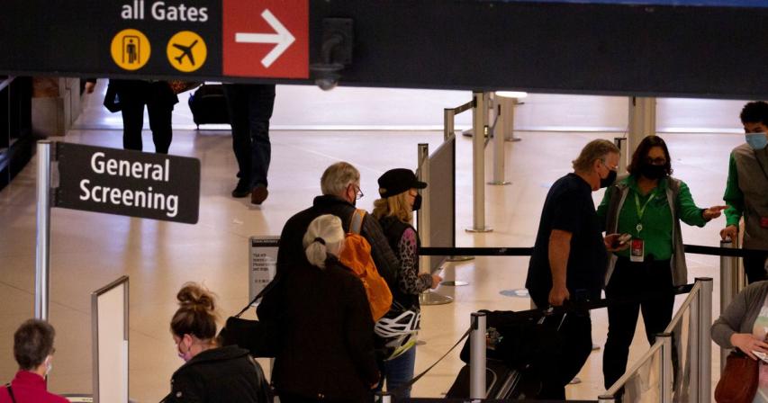 U.S. screens 2.02 mln airport passengers Friday - highest since March 2020 