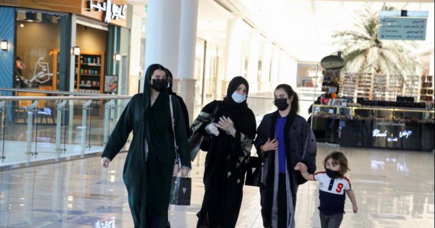 Saudi shopping malls open only to vaccinated people from August -State TV