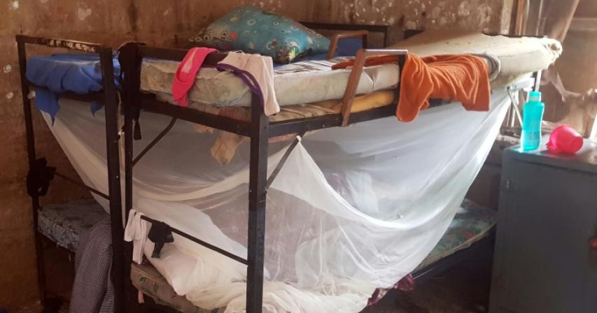 Nigeria gunmen kidnap 'nurses and infants' from hospital