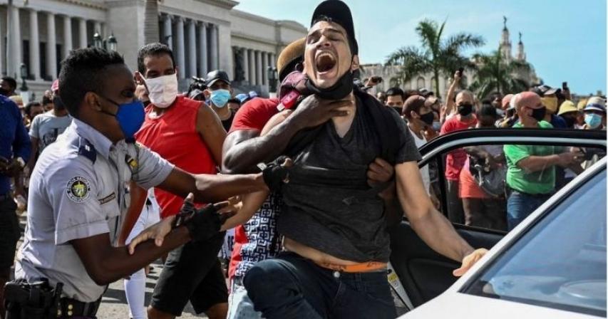 Cuba protests: Arrests after thousands rally against government