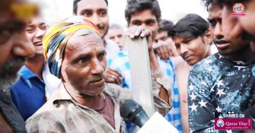 Daily wage worker from Bihar shocks crowd with his English speaking skills
