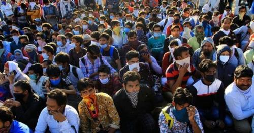Coronavirus: India pandemic lockdown turns into a human tragedy