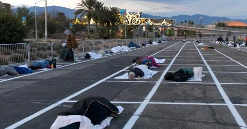In America, People are Sleeping in a Parking Lot 'Six Feet Apart'