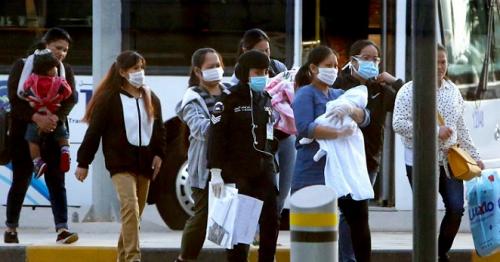 Overseas Filipino Workers given amnesty in Kuwait on their way home