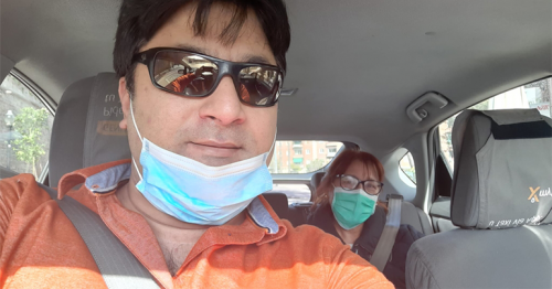 COVID-19: Over 150 Pakistani taxi drivers give free rides to Spanish health workers