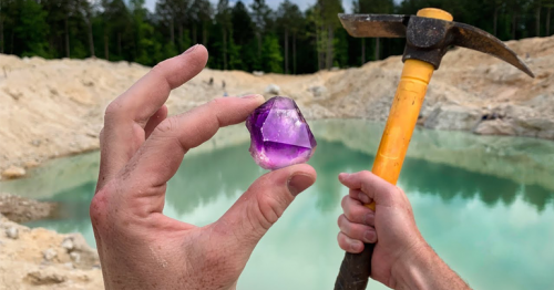 Unbelievable Find: Found Rare Amethyst Crystal While Digging at a Mine! 