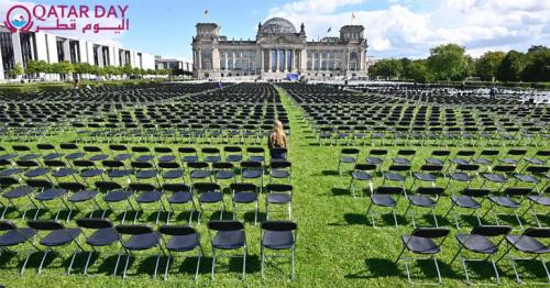 13,000 chairs placed outside German parliament