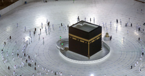 Pilgrims Return to Mecca as Saudi Eases Virus Restrictions