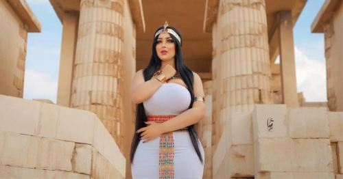 Egypt: Photographer and model released after arrest over pyramid photoshoot