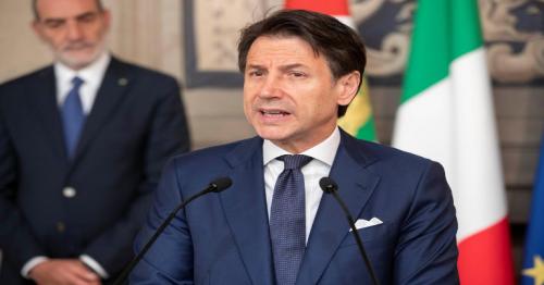 Covid: Italian PM brands vaccine delay 'unacceptable'