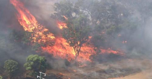 Perth - Bushfire threatens locked-down Australian city