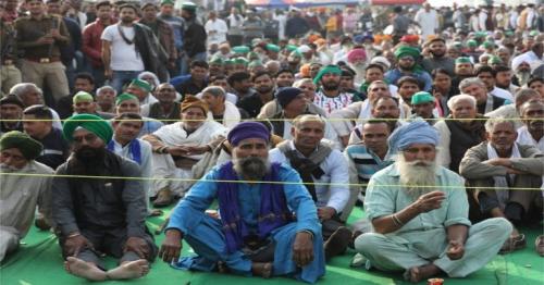 India farmer protests - War-like fortification to protect Delhi