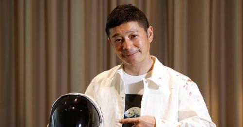 Japanese billionaire seeks eight people to fly to Moon