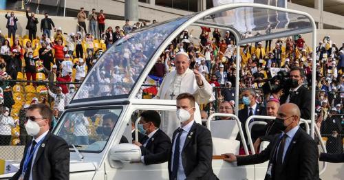 Exultant crowds gather for pope's Erbil Mass, despite coronavirus