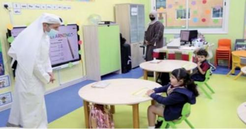 Minster of Education visits schools in Qatar
