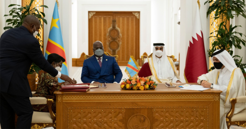 HH the Amir Holds Talks Session with President of Congo