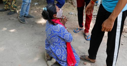 A desperate search for oxygen in Delhi ends in grief