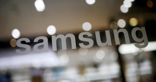 Samsung overtakes Apple in smartphone shipments as Xiaomi closes in