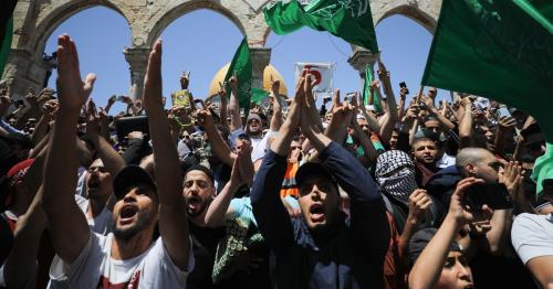 Thousands pack Al-Aqsa Mosque, protest Palestinian evictions in Jerusalem 