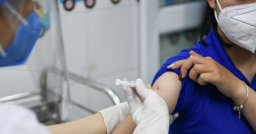 Vietnam to set up $1.1 bln COVID-19 vaccine fund