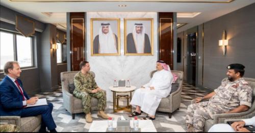 Deputy PM meets Commander of the US Naval Forces Central 