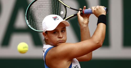 Injured Barty retires from French Open, leaving women's draw wide open 
