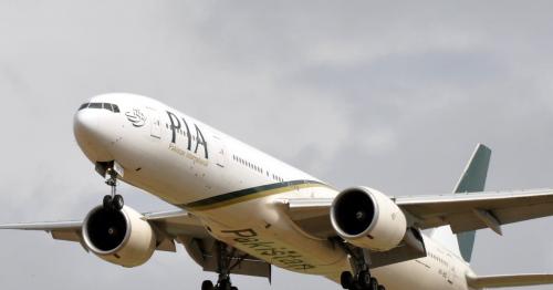 Pakistan: PIA staff return bag containing gold, cash to traveller