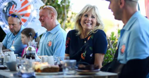 Surfboards and calming waters, U.S. first lady meets UK military veterans 
