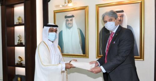 Foreign Ministry’s Secretary-General receives copy of credentials from Columbia’s non-resident Ambassador to Qatar